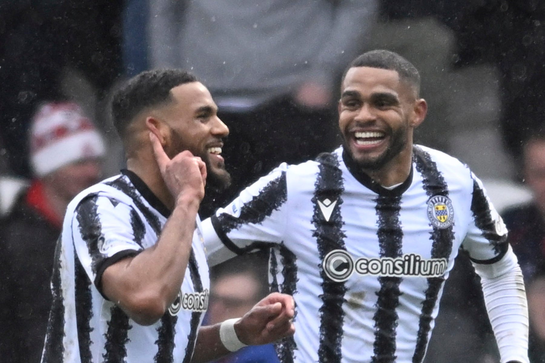 Aberdeen’s Slump Deepens as St Mirren Claim Comfortable Victory